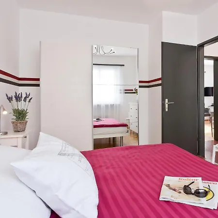 Large Suite-14 By Interhome Апартаменты