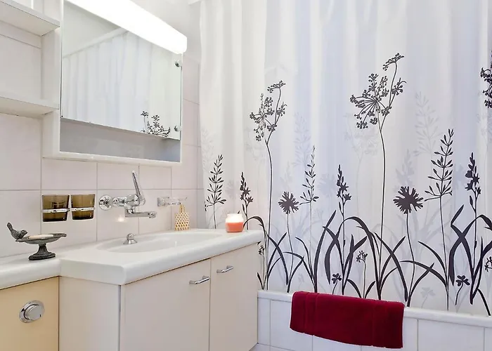 Apartamento Large Suite-14 By Interhome