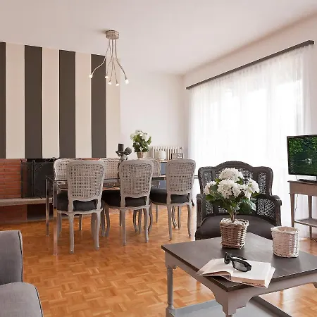 公寓 Large Suite-14 By Interhome *